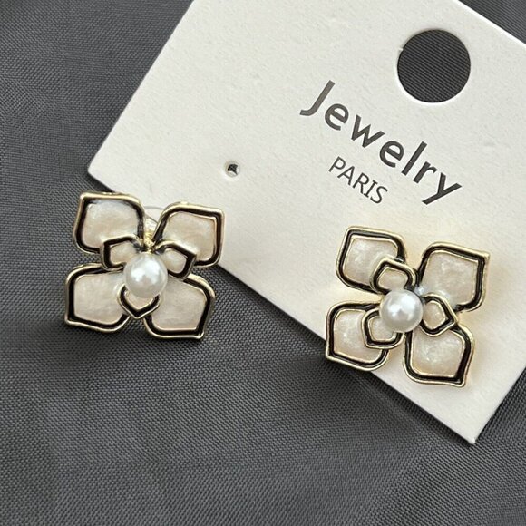 925 Enamel Camellia Earrings Paris style Womens Jewelry White Black - Picture 1 of 11